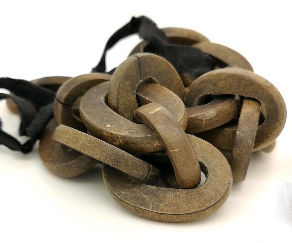 How to identify antique Whitby jet and vulcanite chains
